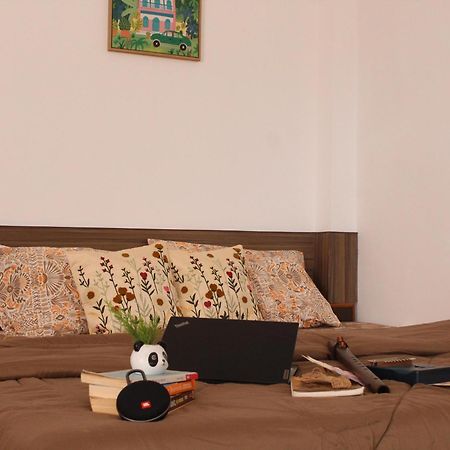 La Casa By Cosmic Kriya Hostel Bīr Екстериор снимка