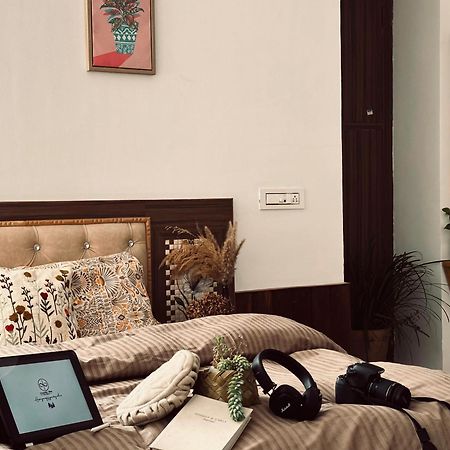La Casa By Cosmic Kriya Hostel Bīr Екстериор снимка