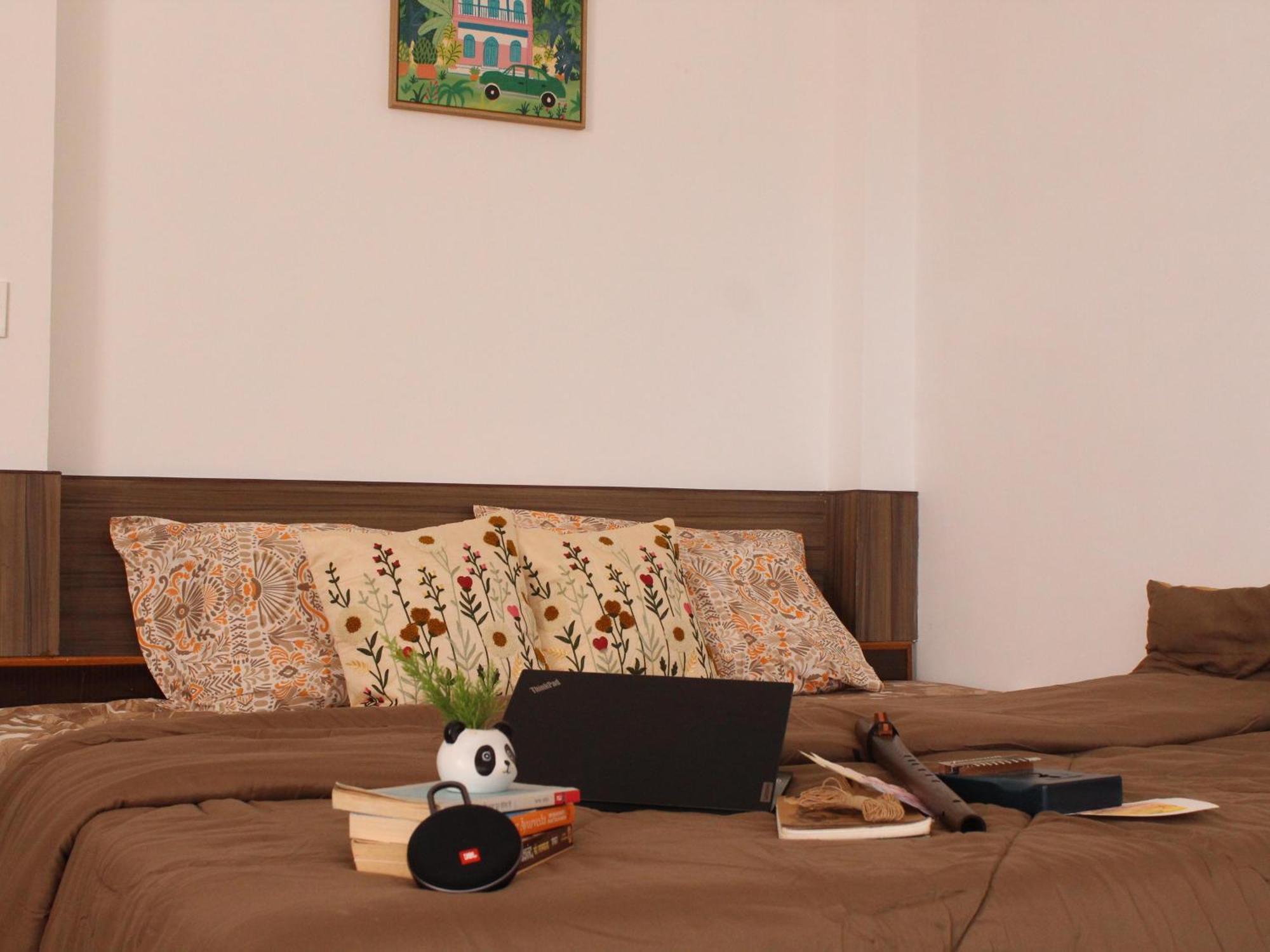 La Casa By Cosmic Kriya Hostel Bīr Екстериор снимка